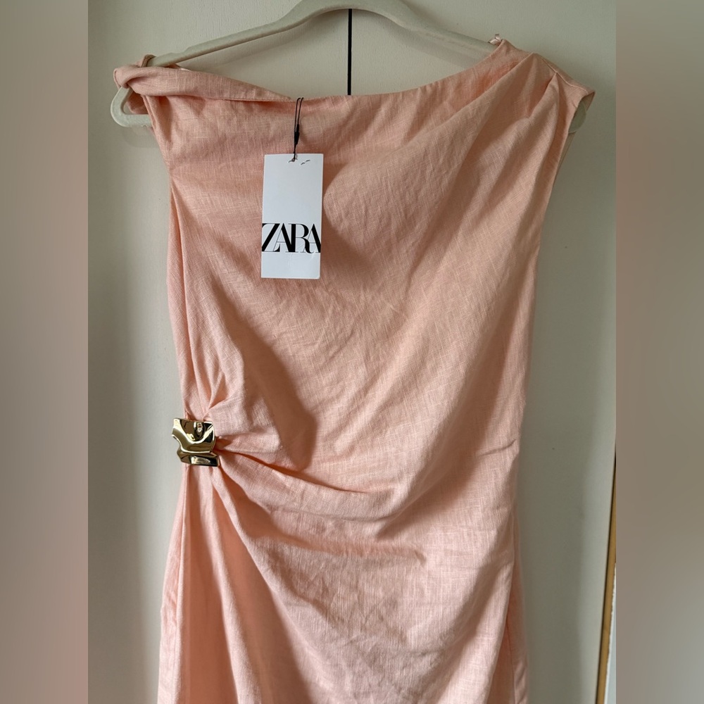 NWT Zara One-Shoulder Twist Peach Blush Sheath Dress with Gold Accent Size Small - Picture 5 of 9